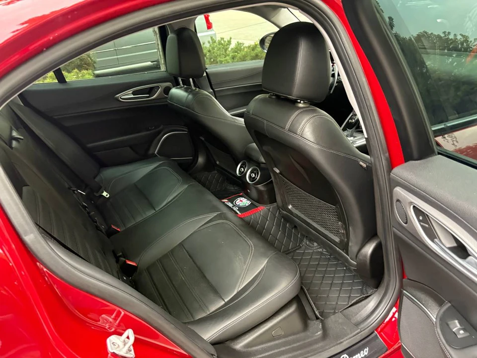 2018 Alfa Romeo Giulia - Image 10 of 18