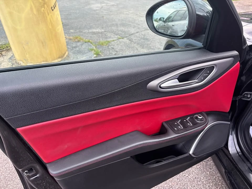 2018 Alfa Romeo Giulia - Image 12 of 14