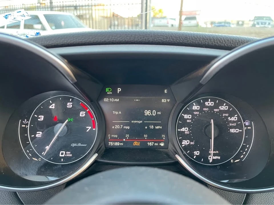 2018 Alfa Romeo Giulia - Image 14 of 15