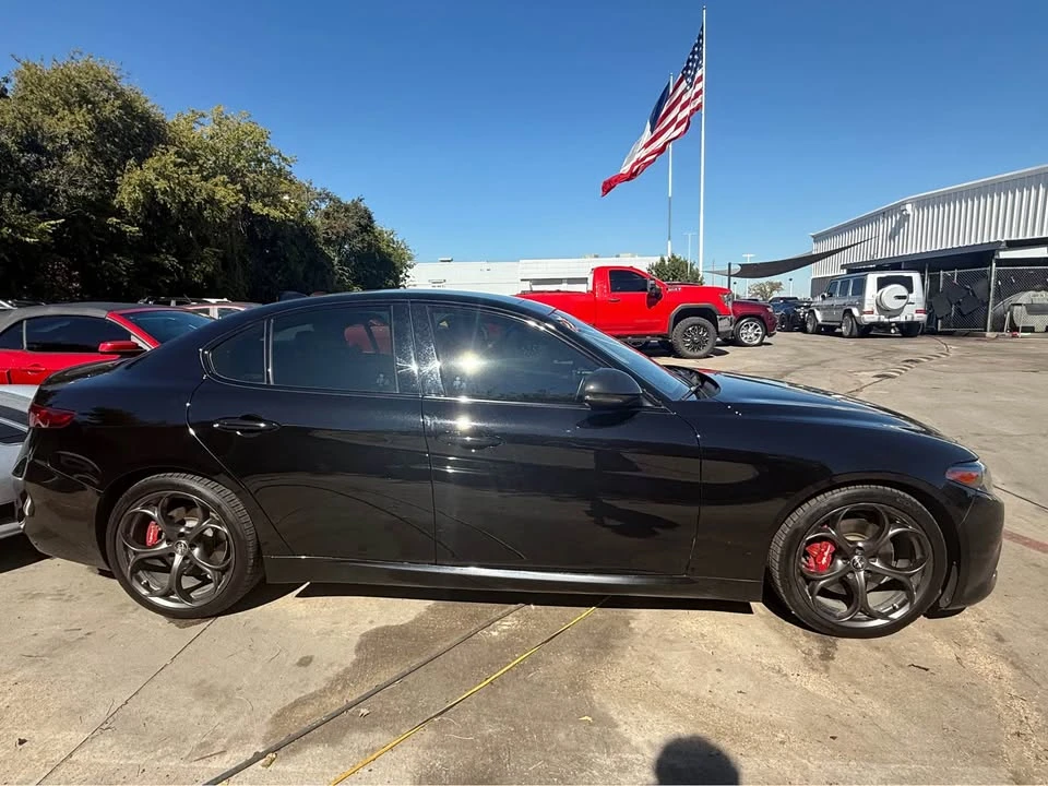2018 Alfa Romeo Giulia - Image 4 of 11