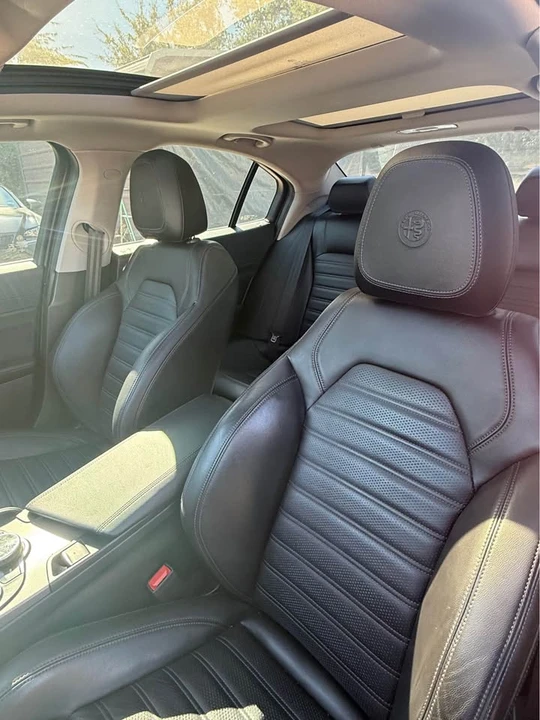 2018 Alfa Romeo Giulia - Image 6 of 11