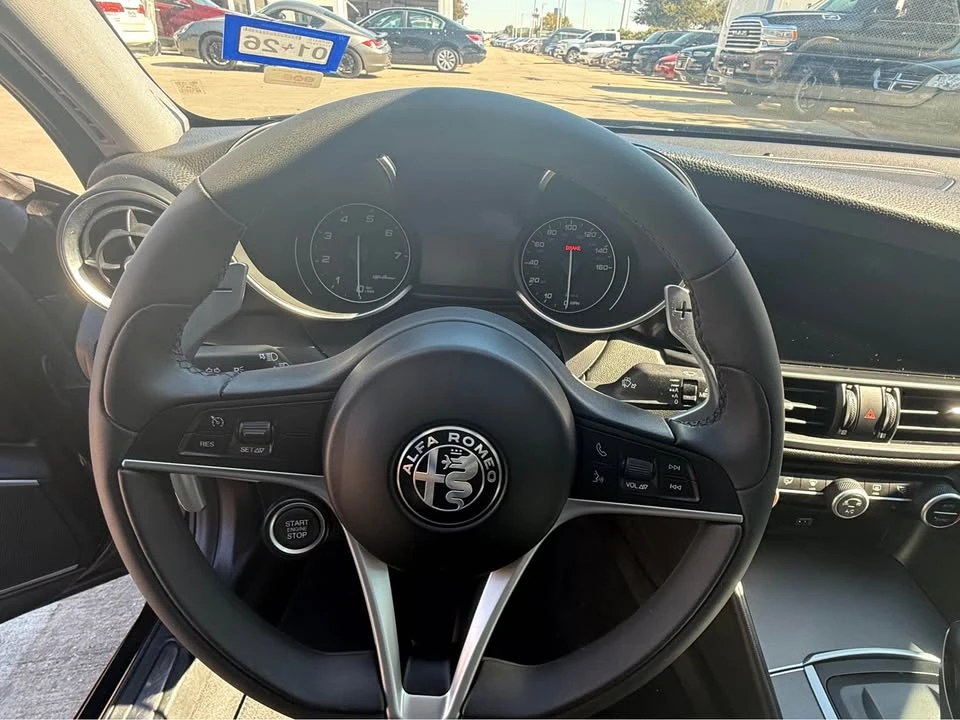 2018 Alfa Romeo Giulia - Image 11 of 11