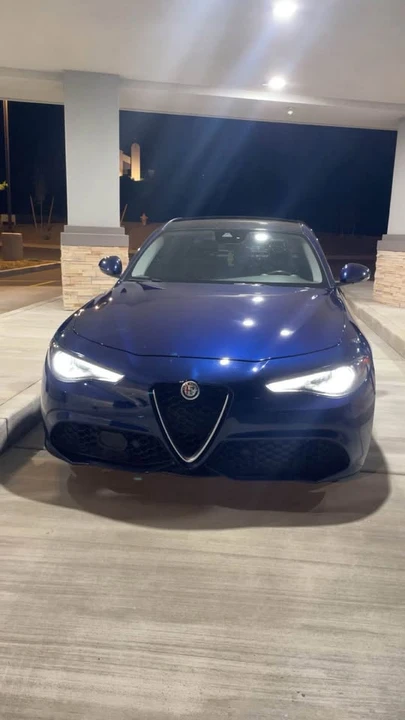 2018 Alfa Romeo Giulia - Image 12 of 13