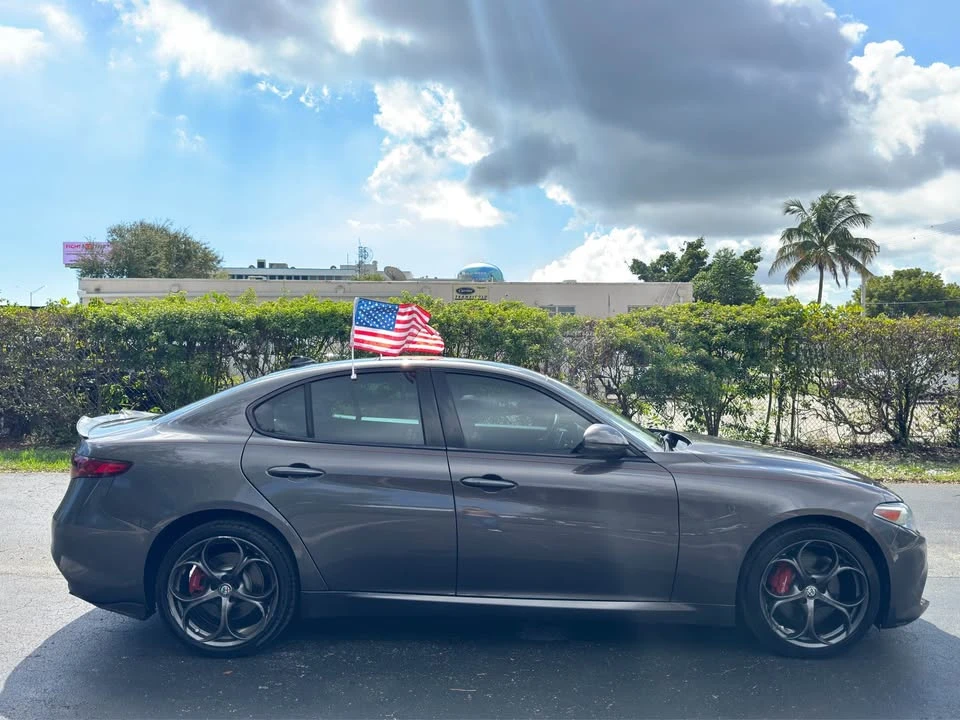 2018 Alfa Romeo Giulia - Image 5 of 19