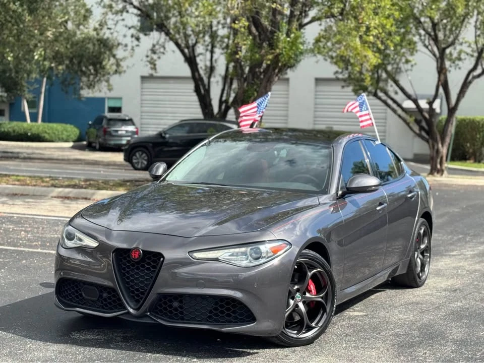 2018 Alfa Romeo Giulia - Image 18 of 19