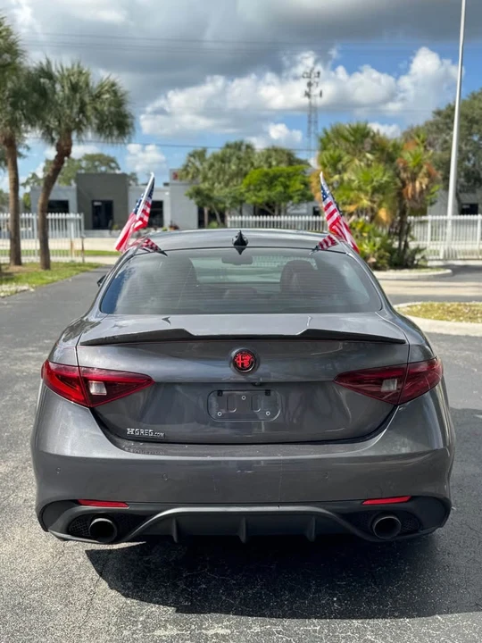 2018 Alfa Romeo Giulia - Image 19 of 19