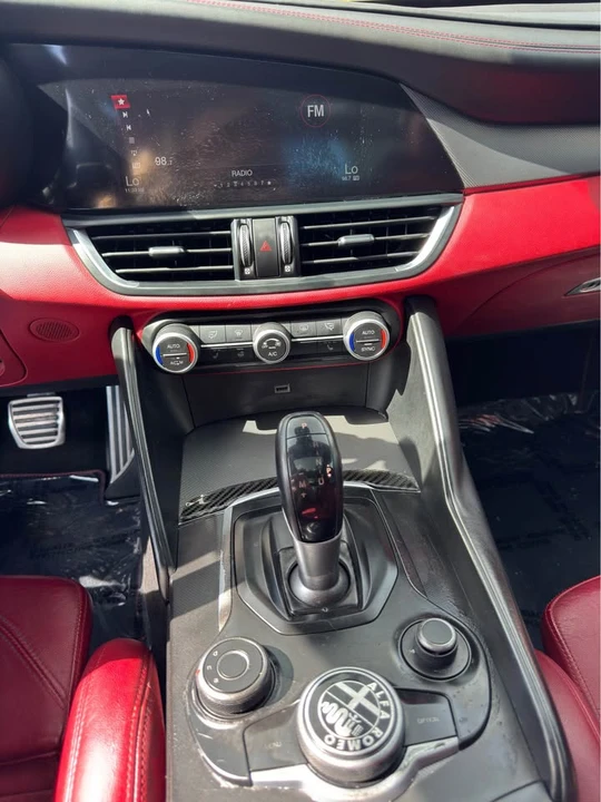 2018 Alfa Romeo Giulia - Image 11 of 19