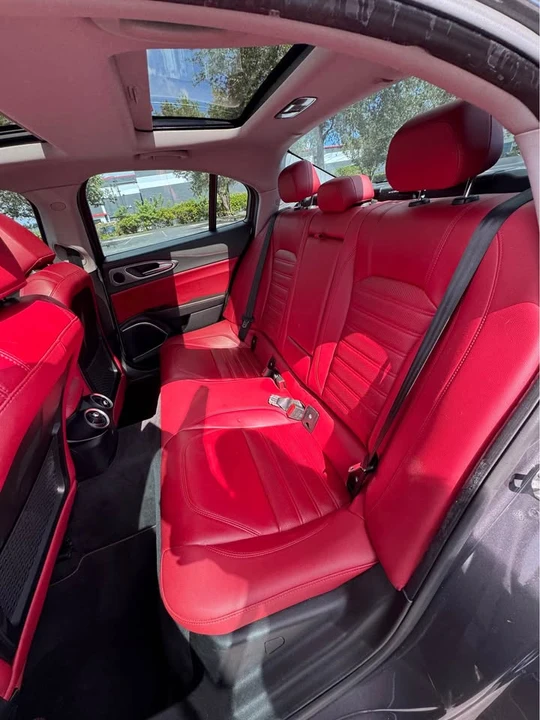 2018 Alfa Romeo Giulia - Image 13 of 19