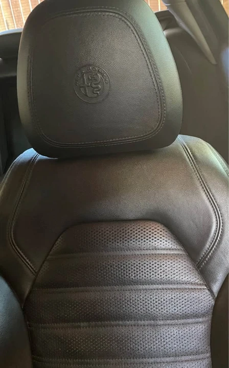 2018 Alfa Romeo Giulia - Image 6 of 12