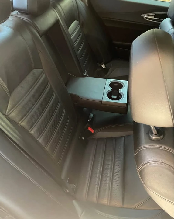 2018 Alfa Romeo Giulia - Image 6 of 18