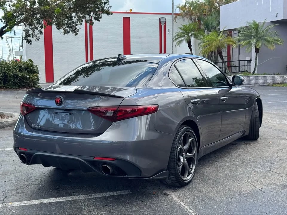 2018 Alfa Romeo Giulia - Image 5 of 12