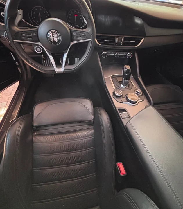 2018 Alfa Romeo Giulia - Image 4 of 18