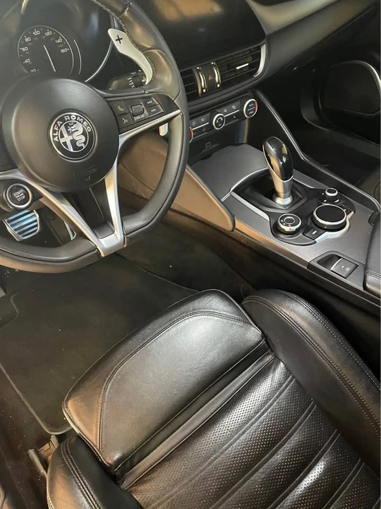 2018 Alfa Romeo Giulia - Image 5 of 12