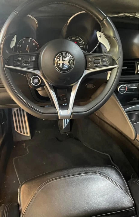 2018 Alfa Romeo Giulia - Image 7 of 18