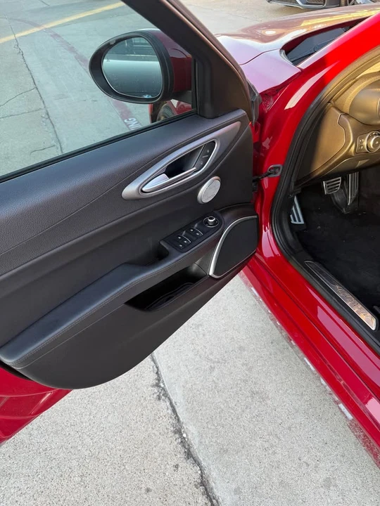 2018 Alfa Romeo Giulia - Image 5 of 7