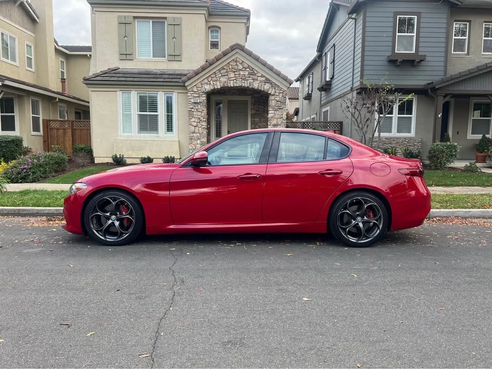2018 Alfa Romeo Giulia - Image 6 of 18