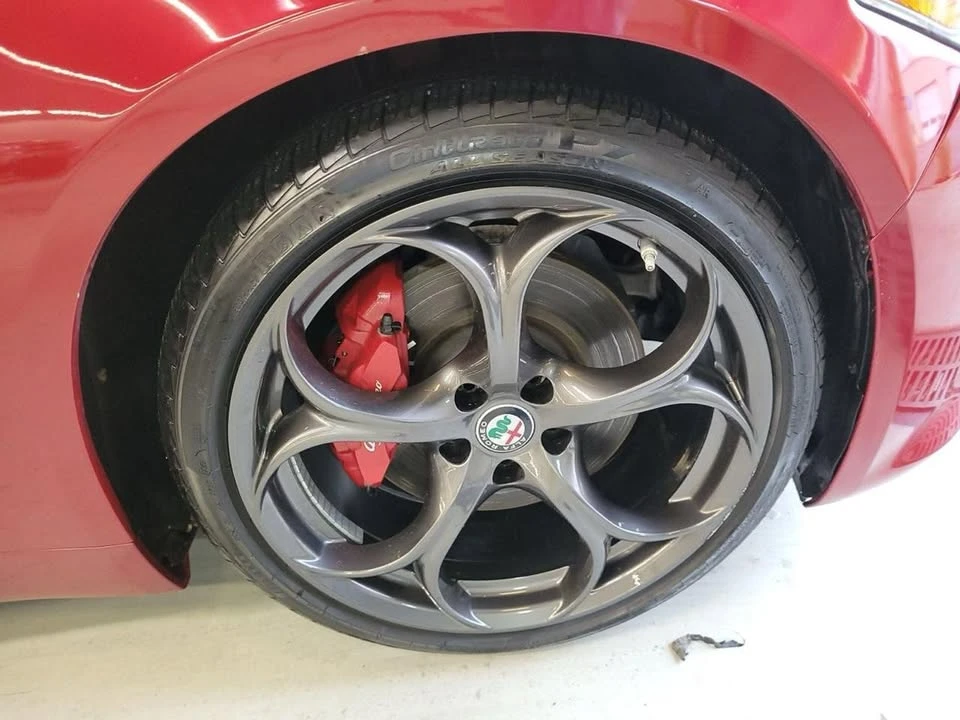 2018 Alfa Romeo Giulia - Image 11 of 12