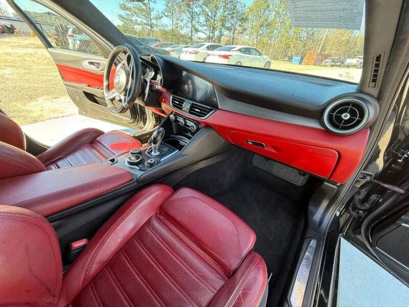 2018 Alfa Romeo Giulia - Image 9 of 9