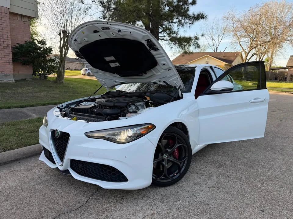 2018 Alfa Romeo Giulia - Image 18 of 18
