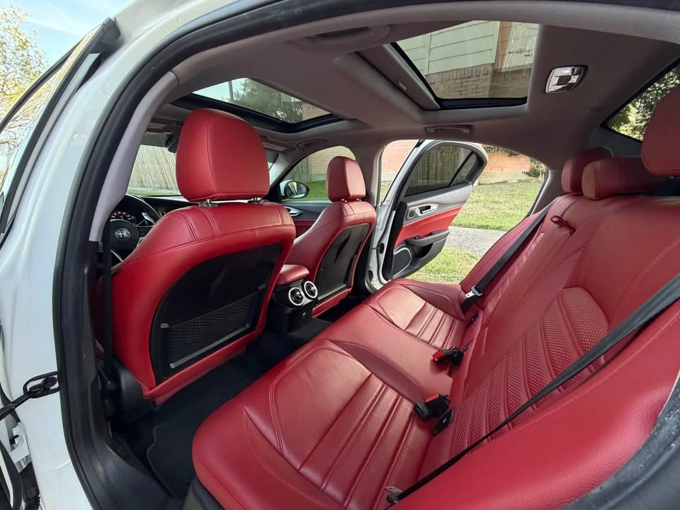 2018 Alfa Romeo Giulia - Image 10 of 18