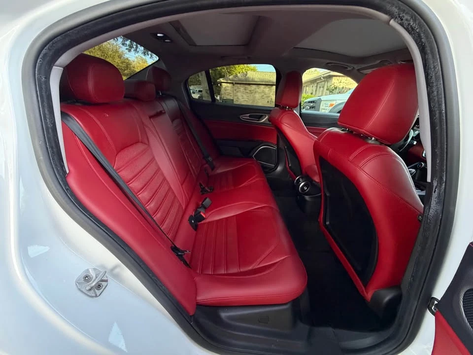 2018 Alfa Romeo Giulia - Image 7 of 18