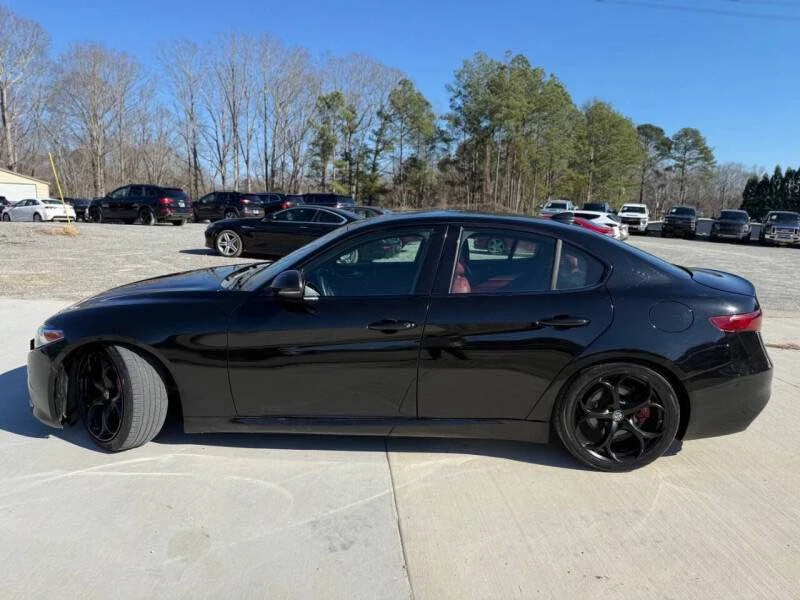 2018 Alfa Romeo Giulia - Image 5 of 9