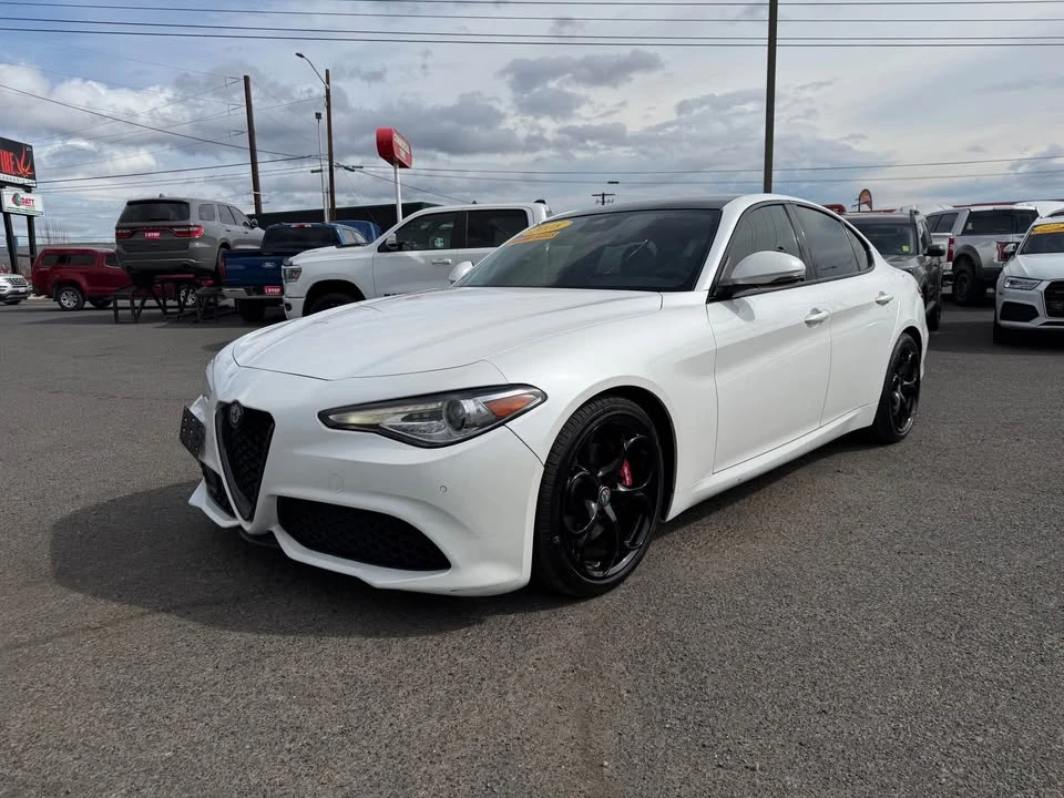 2018 Alfa Romeo Giulia - Image 4 of 10