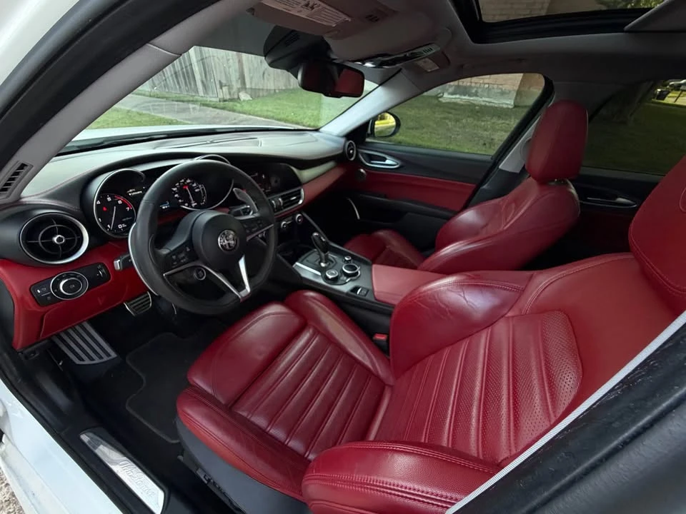 2018 Alfa Romeo Giulia - Image 16 of 18