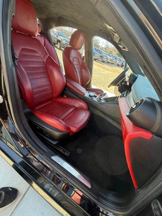 2018 Alfa Romeo Giulia - Image 8 of 9