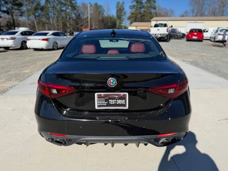 2018 Alfa Romeo Giulia - Image 6 of 9