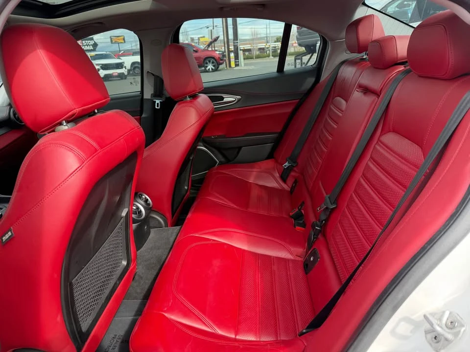 2018 Alfa Romeo Giulia - Image 11 of 11