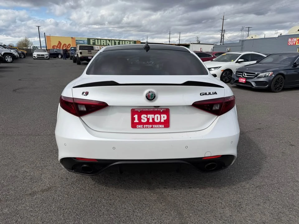 2018 Alfa Romeo Giulia - Image 4 of 11