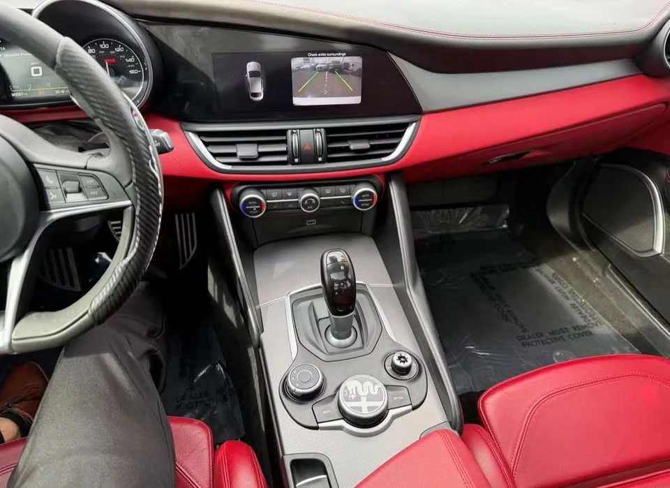 2018 Alfa Romeo Giulia - Image 10 of 11