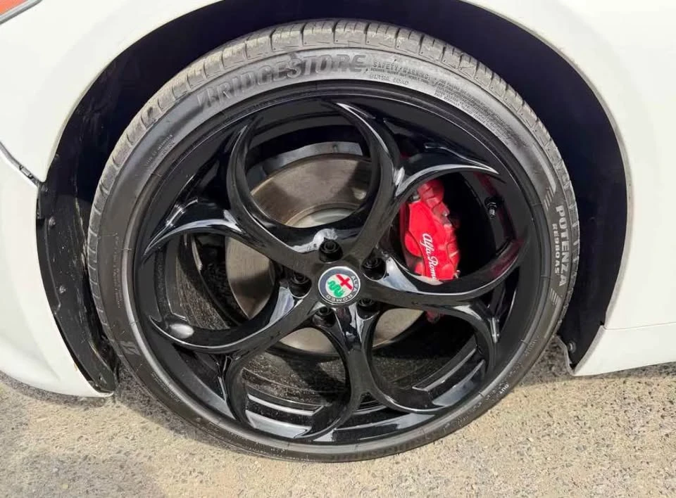 2018 Alfa Romeo Giulia - Image 7 of 11
