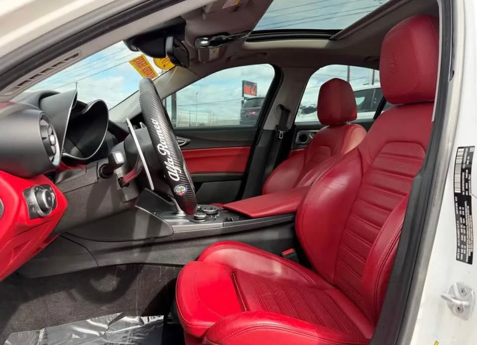 2018 Alfa Romeo Giulia - Image 10 of 11