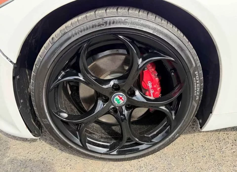 2018 Alfa Romeo Giulia - Image 7 of 11
