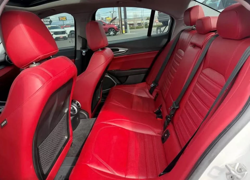 2018 Alfa Romeo Giulia - Image 11 of 11