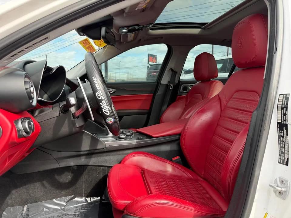 2018 Alfa Romeo Giulia - Image 10 of 11