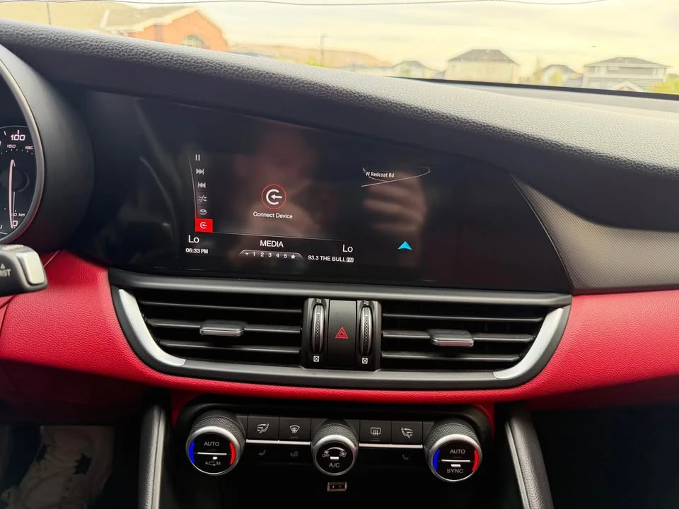2018 Alfa Romeo Giulia - Image 17 of 19