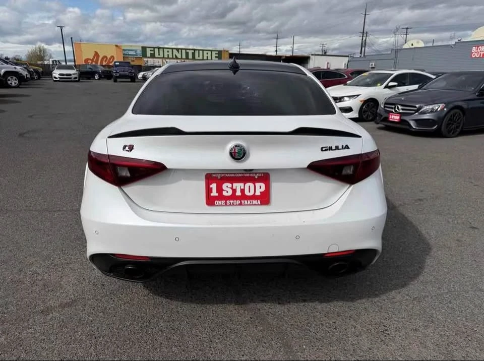2018 Alfa Romeo Giulia - Image 4 of 11