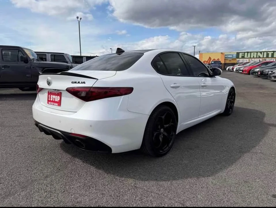 2018 Alfa Romeo Giulia - Image 3 of 11