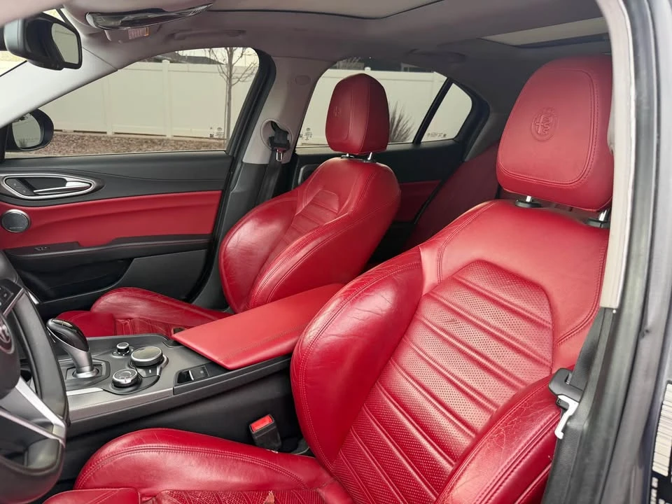 2018 Alfa Romeo Giulia - Image 11 of 19