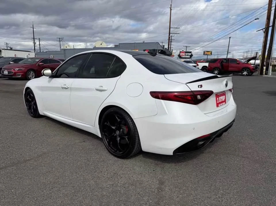 2018 Alfa Romeo Giulia - Image 4 of 11