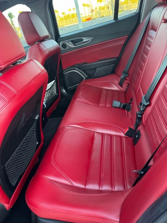 2018 Alfa Romeo Giulia - Image 13 of 20
