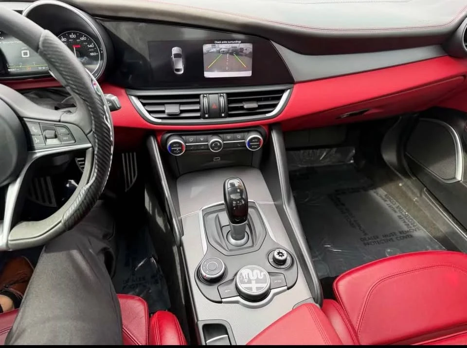 2018 Alfa Romeo Giulia - Image 9 of 11