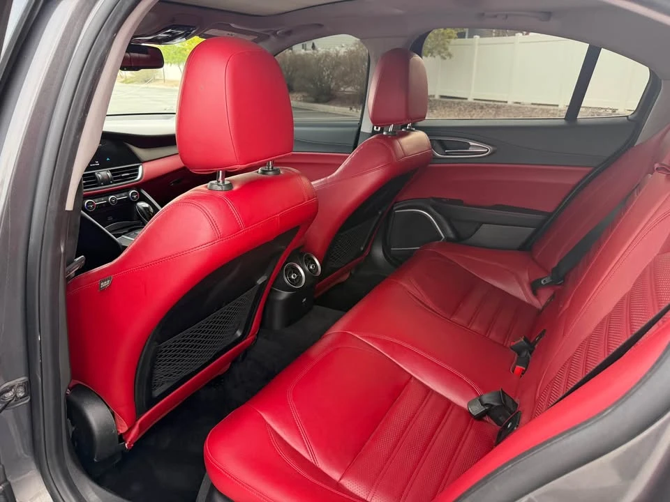2018 Alfa Romeo Giulia - Image 13 of 19