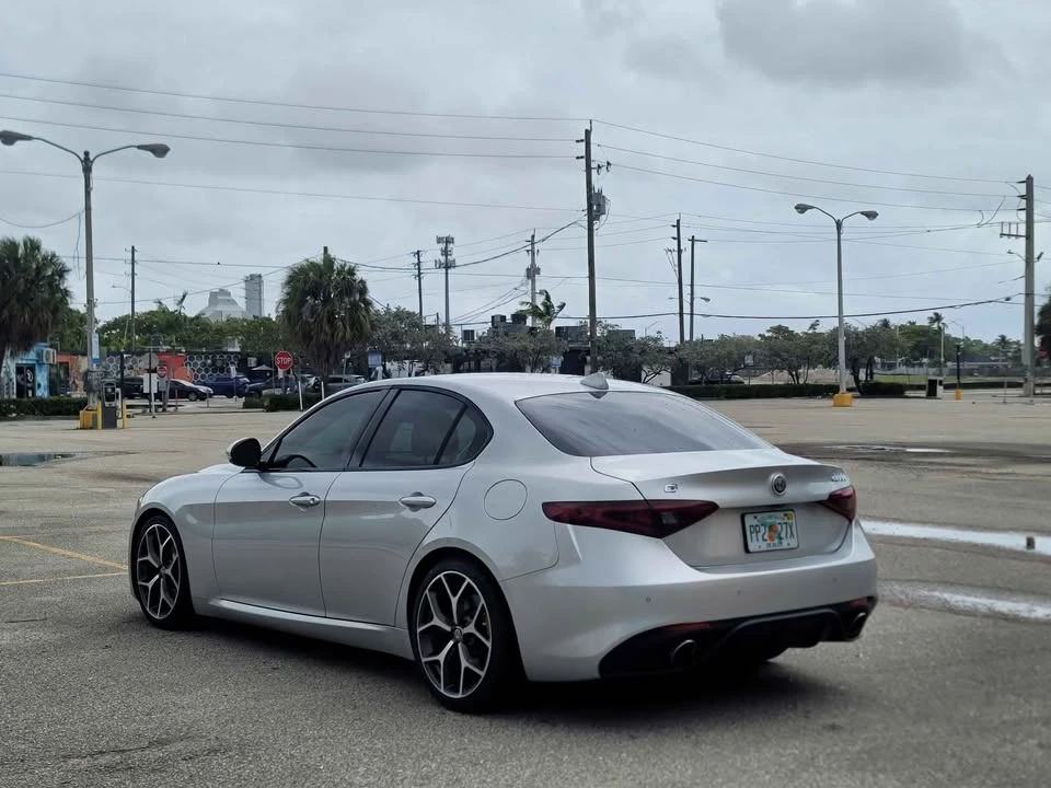 2018 Alfa Romeo Giulia - Image 7 of 20