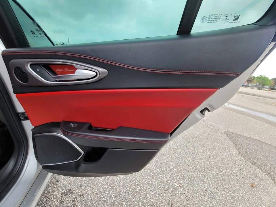 2018 Alfa Romeo Giulia - Image 19 of 20
