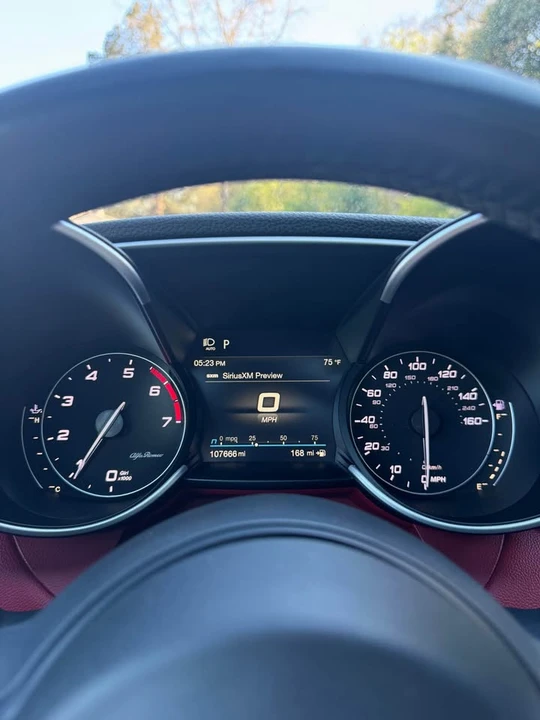 2018 Alfa Romeo Giulia - Image 13 of 19