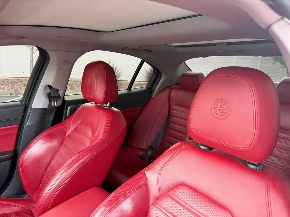 2018 Alfa Romeo Giulia - Image 12 of 19